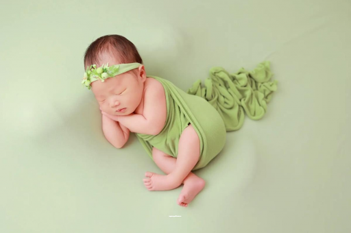 江西宝宝趴着睡是积食吗 江西宝宝趴着睡是积食吗